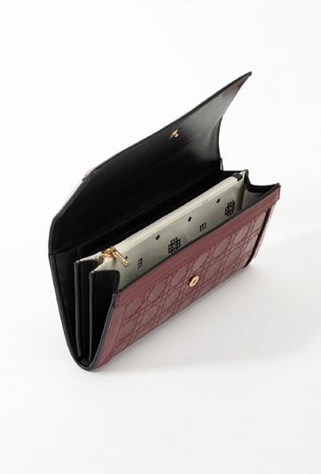 Klasyczny portfel damski