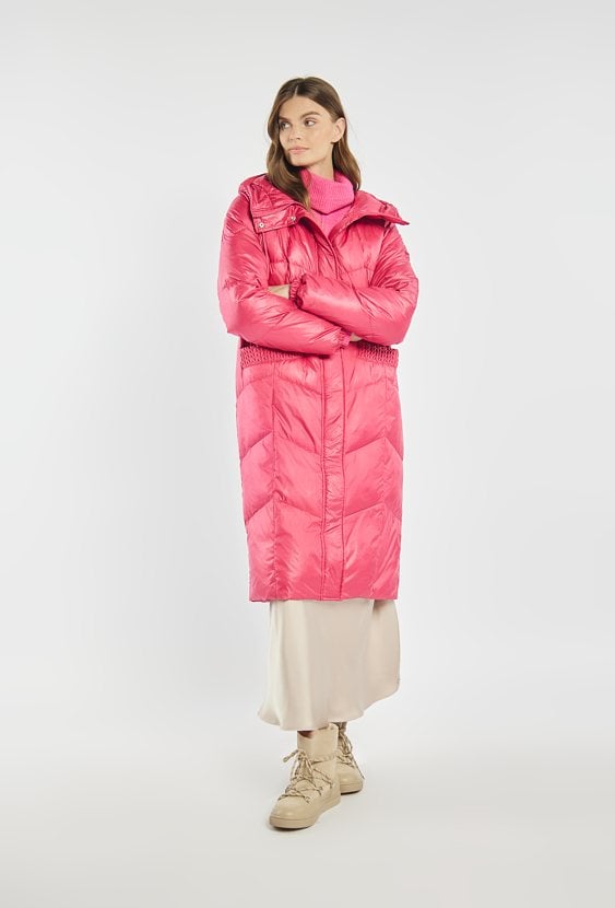 Płaszcz damski z pikowaniem