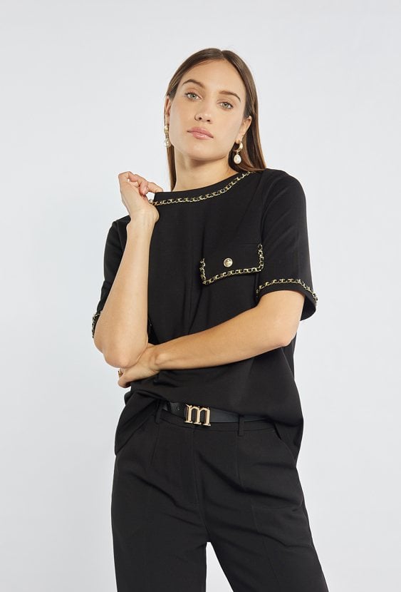 Bluzka z ozdobnym łańcuchem