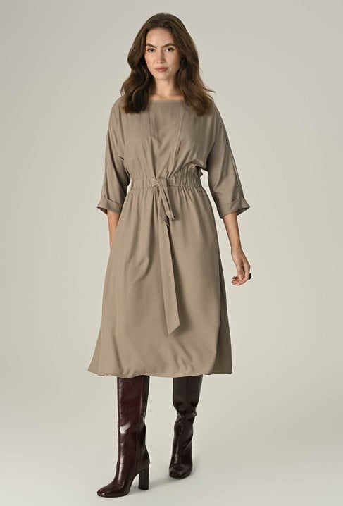 Sukienka midi z wiskozą