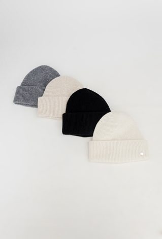 Szara czapka z wełny