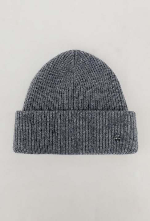 Szara czapka z wełny