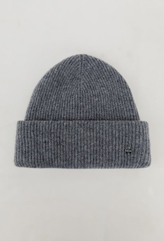 Szara czapka z wełny