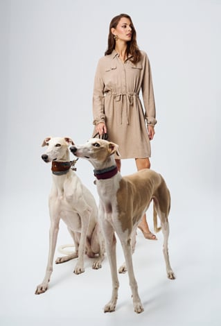 Krótka sukienka z domieszką lnu