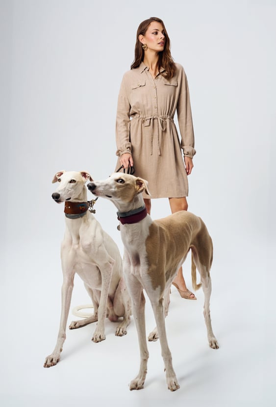 Krótka sukienka z domieszką lnu