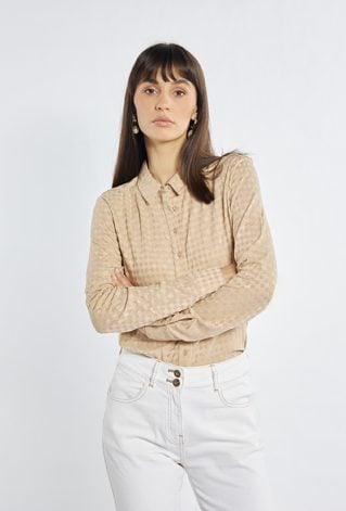 Koszula z delikatnym wzorem