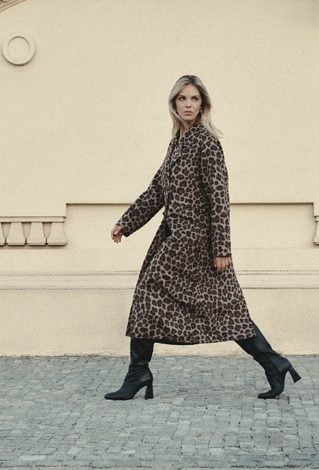 Oversizowy płaszcz w panterę