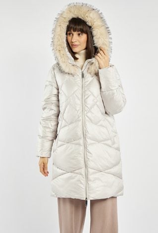 Pikowany płaszcz z kapturem