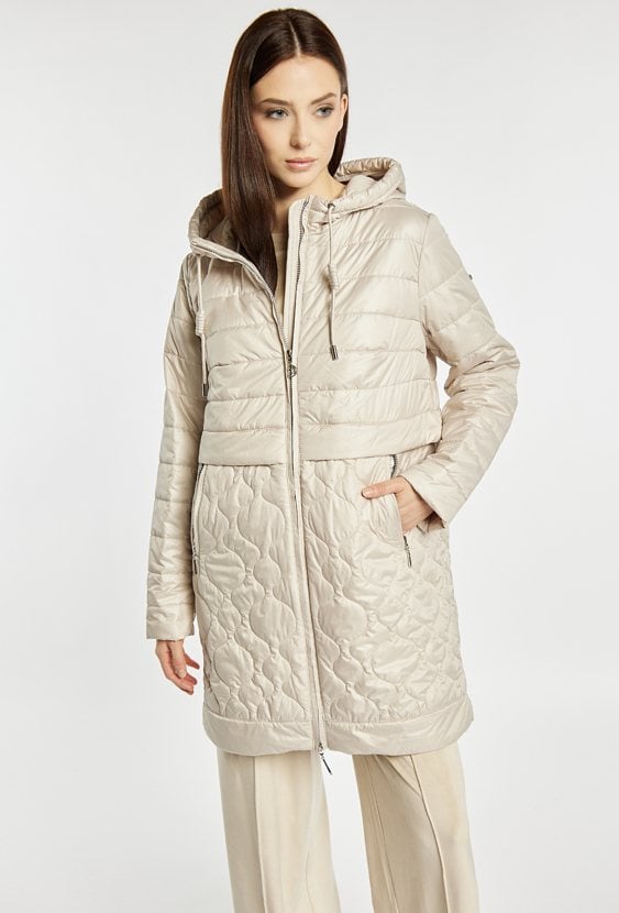 Lekki, pikowany płaszcz