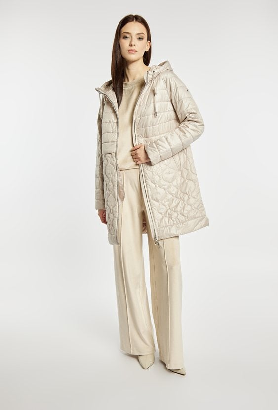 Lekki, pikowany płaszcz