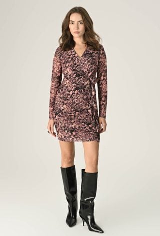 Krótka sukienka z falbaną