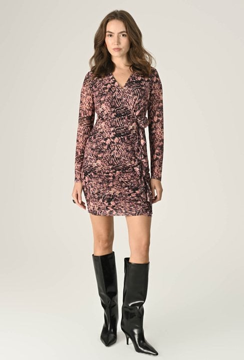 Krótka sukienka z falbaną