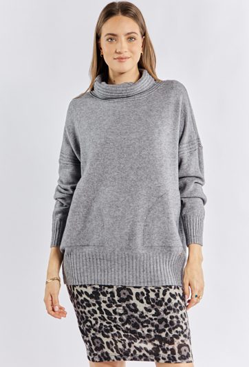 Sweter damski z luźnym golfem