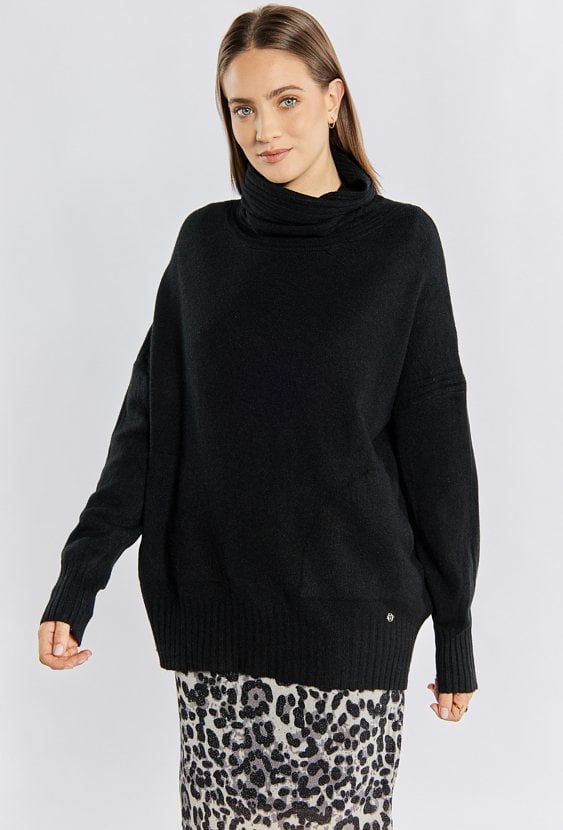 Sweter damski z luźnym golfem