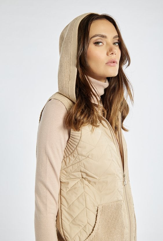 Kamizelka z kapturem