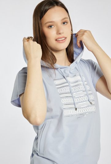 T-shirt damski z kapturem