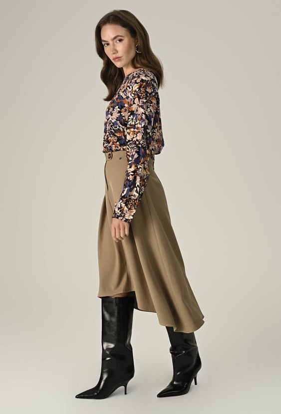 Asymetryczna plisowana spódnica