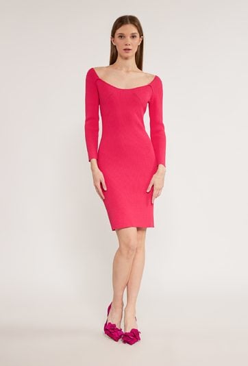 Elegancka dopasowana sukienka damska