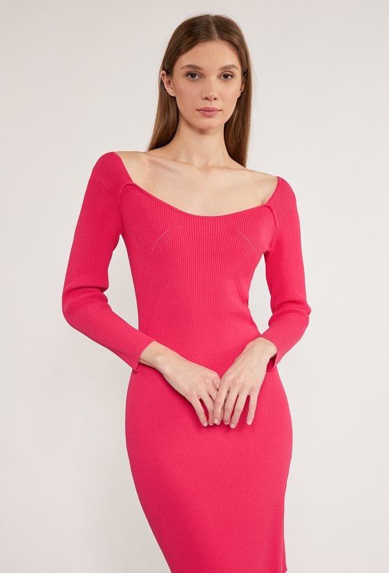 Elegancka dopasowana sukienka damska