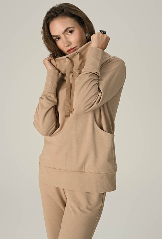 Bluza z wysokim kołnierzem