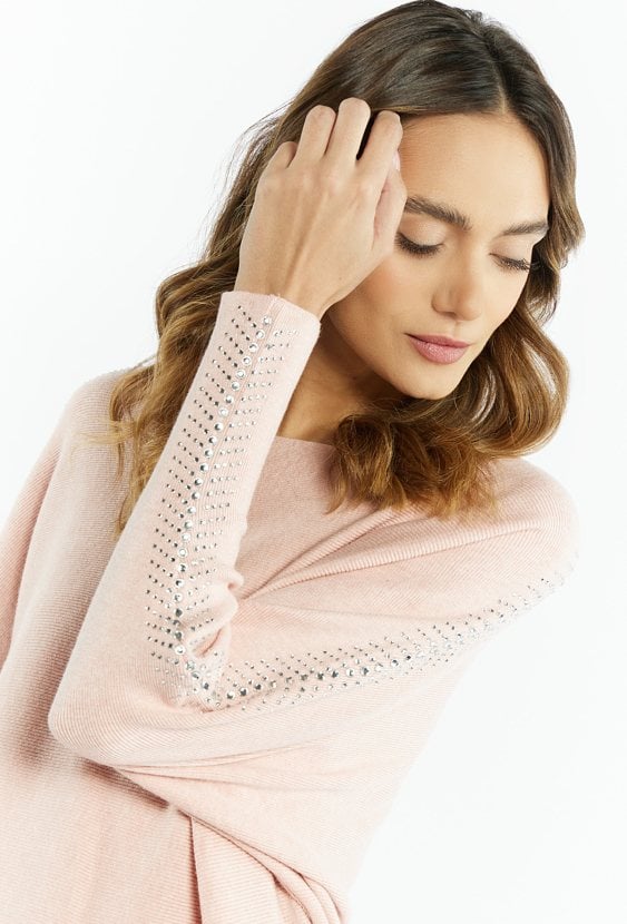 Sweter damski z dżetami na rękawach