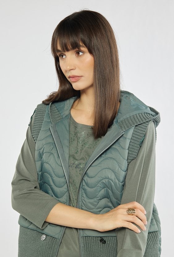 Kamizelka z kapturem