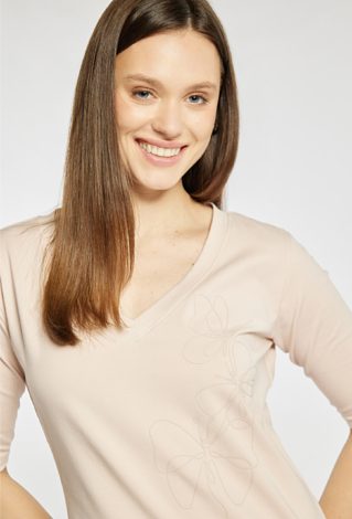 T-shirt z delikatnym wzorem