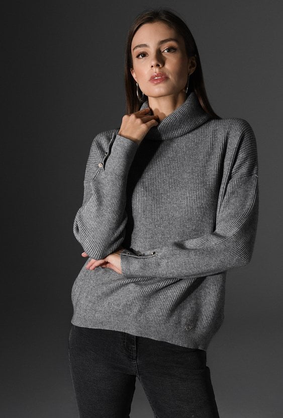 Luźny sweter damski