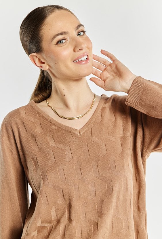 Sweter damski z delikatnym wzorem