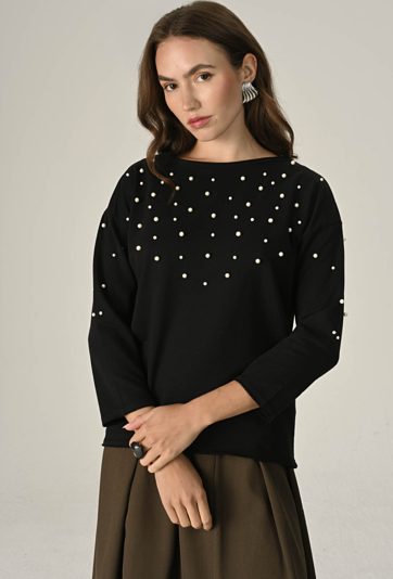 Dzianinowa bluza z perłową aplikacją