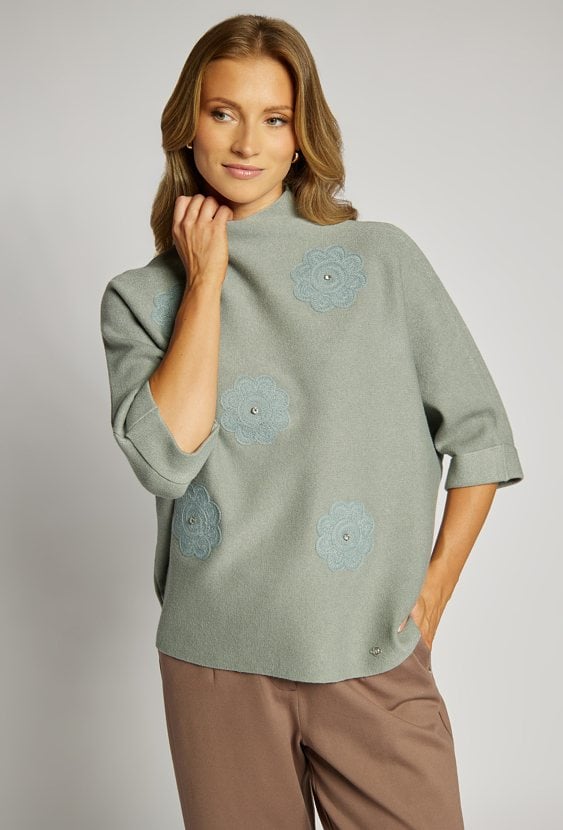 Sweter damski z haftami