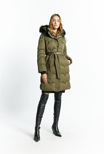 Płaszcz damski z odpinanym kapturem i futerkiem