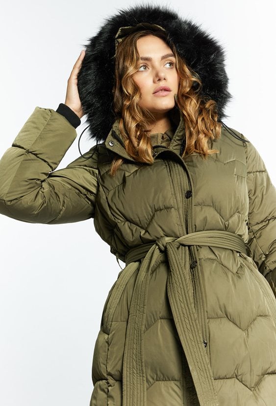 Płaszcz damski z odpinanym kapturem i futerkiem