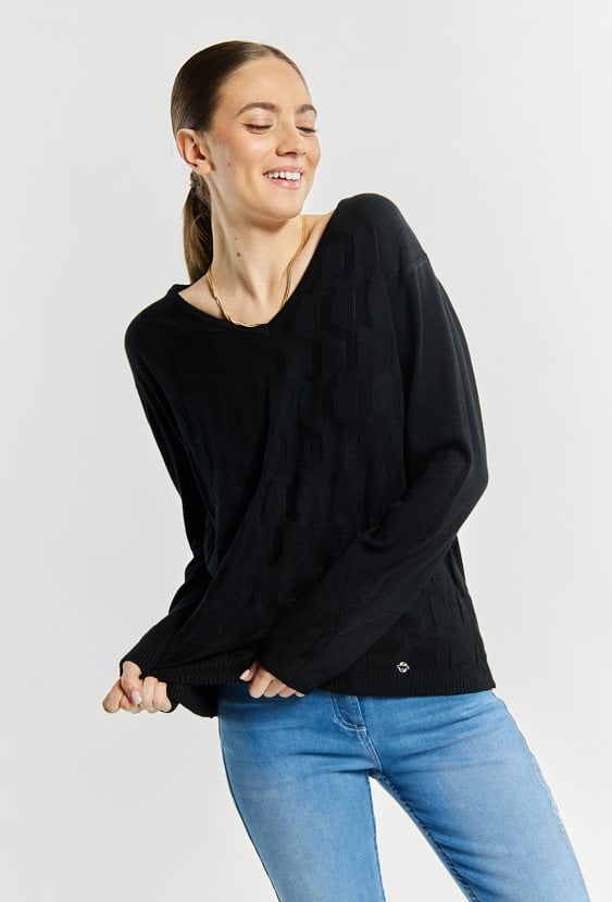 Sweter damski z delikatnym wzorem