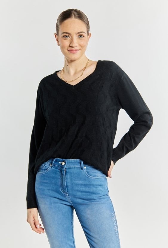 Sweter damski z delikatnym wzorem