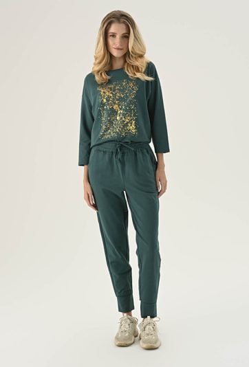 Bluza ze złotą aplikacją