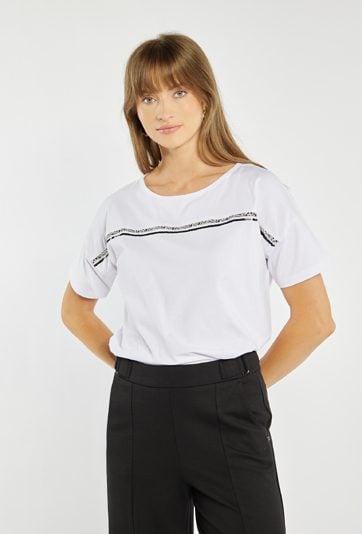 T-shirt w sportowym stylu