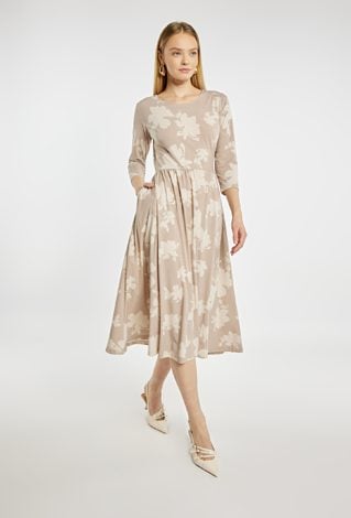 Sukienka z kwiatowym wzorem