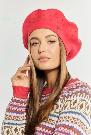 Beret z połyskującymi aplikacjami