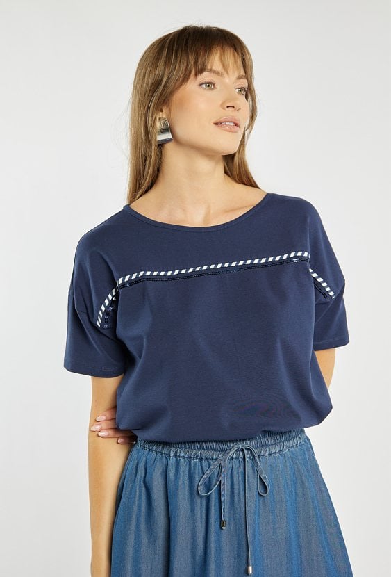 T-shirt w sportowym stylu