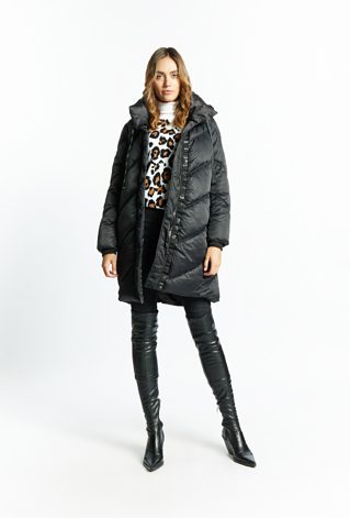 Płaszcz damski z kołnierzem