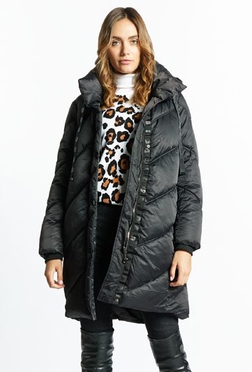 Płaszcz damski z kołnierzem