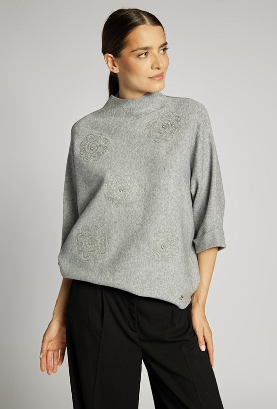 Sweter damski z haftami
