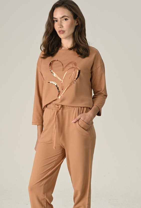 Bluza z cekinową aplikacją