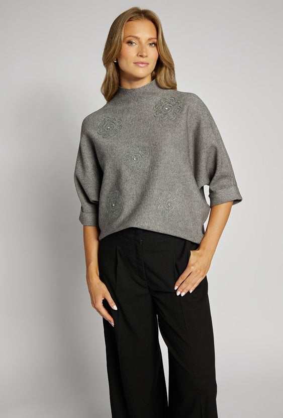 Sweter damski z haftami