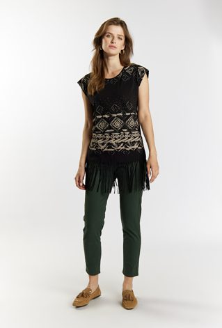 T-shirt z ozdobnymi frędzlami