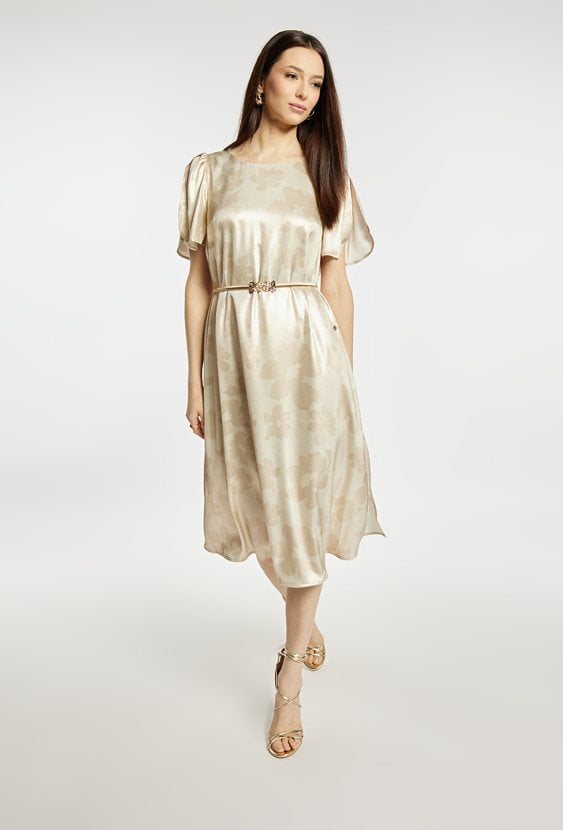 Elegancka sukienka z delikatnym wzorem