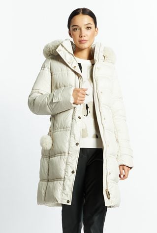 Płaszcz damski z pomponami