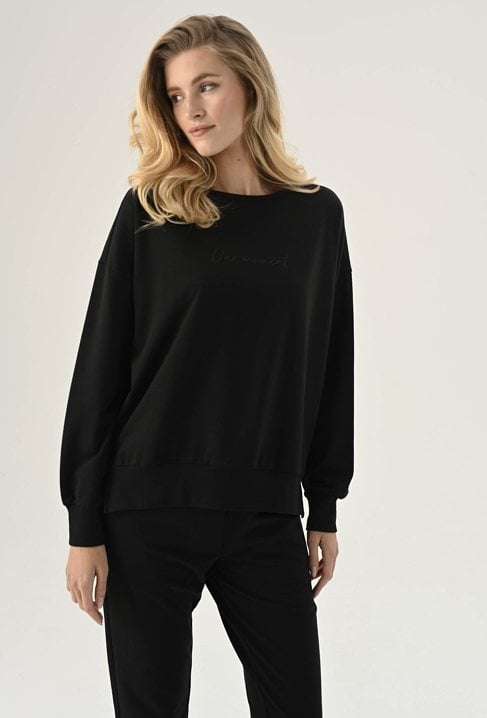 Bluza w kolorze czarnym