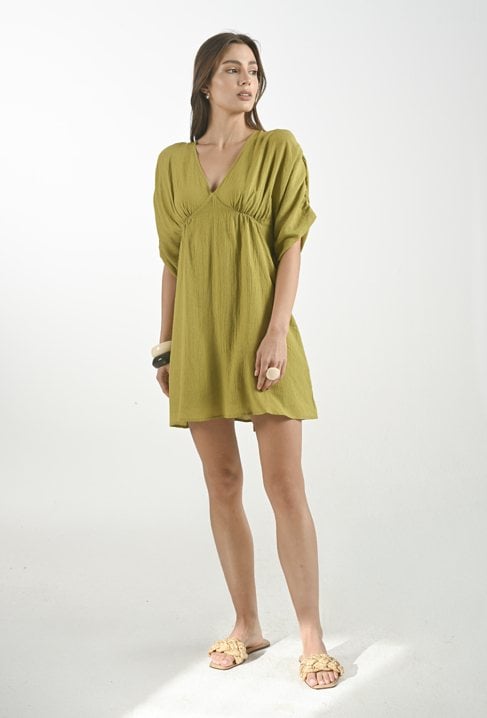Kobieca sukienka w kolorze oliwkowym